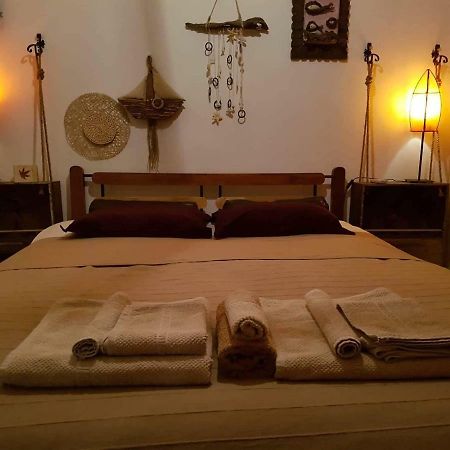Aquarian Beachfront Apartment Ларнака Екстериор снимка