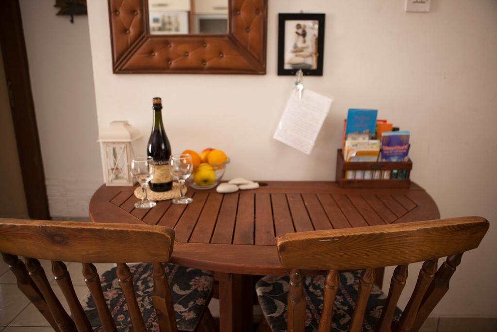 Aquarian Beachfront Apartment Ларнака Екстериор снимка