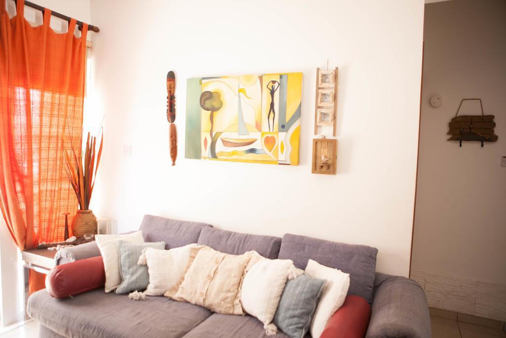 Aquarian Beachfront Apartment Ларнака Екстериор снимка