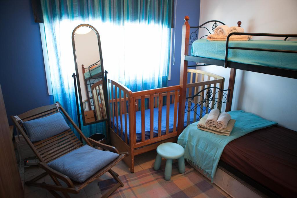 Aquarian Beachfront Apartment Ларнака Екстериор снимка